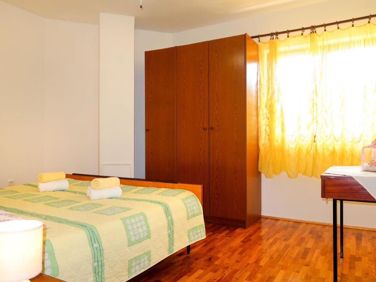 Apartment Vera - Mlk326 By Interhome Malinska Bagian luar foto