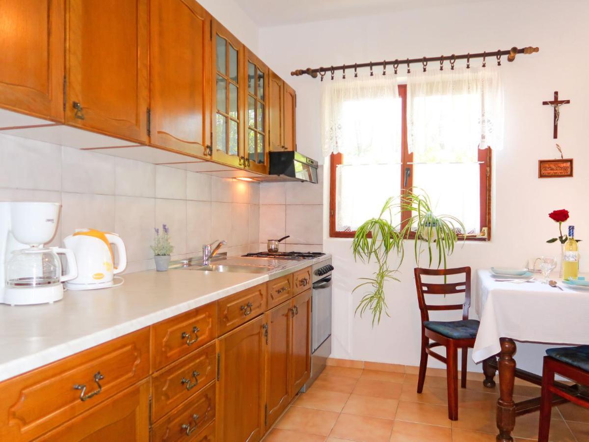 Apartment Vera - Mlk326 By Interhome Malinska Bagian luar foto